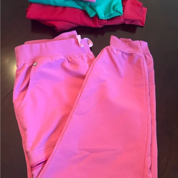 Figs Women's Pink Figs Set - Picture 2 of 9